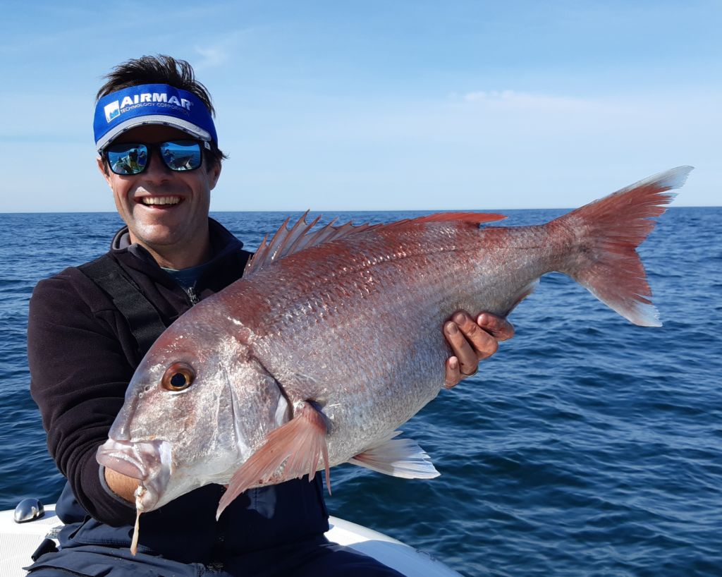 Christophe Lhamas avec une belle prise au large de La Rochelle